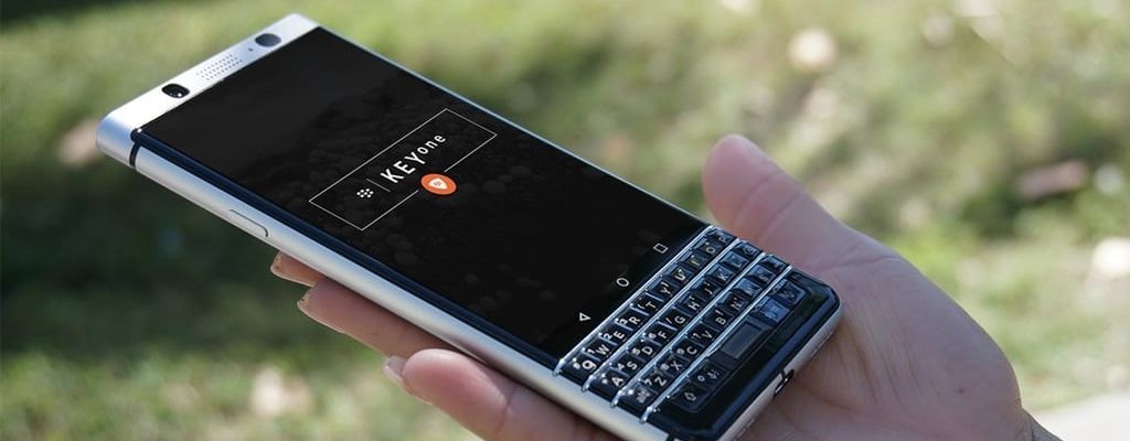 BlackBerry vừa chỉ ra lý do bàn phím QWERTY luôn tuyệt hơn màn hình cảm ứng