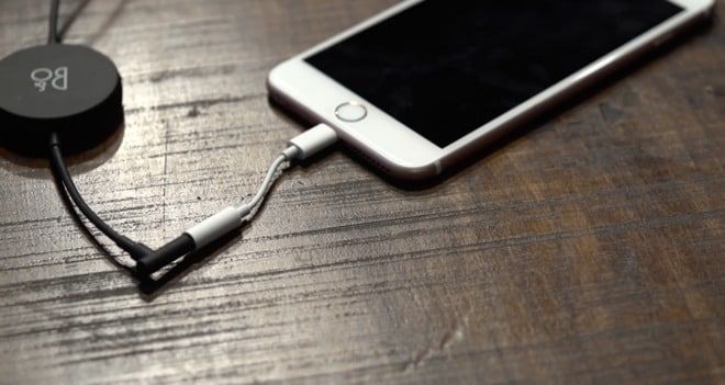 Đã đến lúc bỏ jack cắm tai nghe trên smartphone?