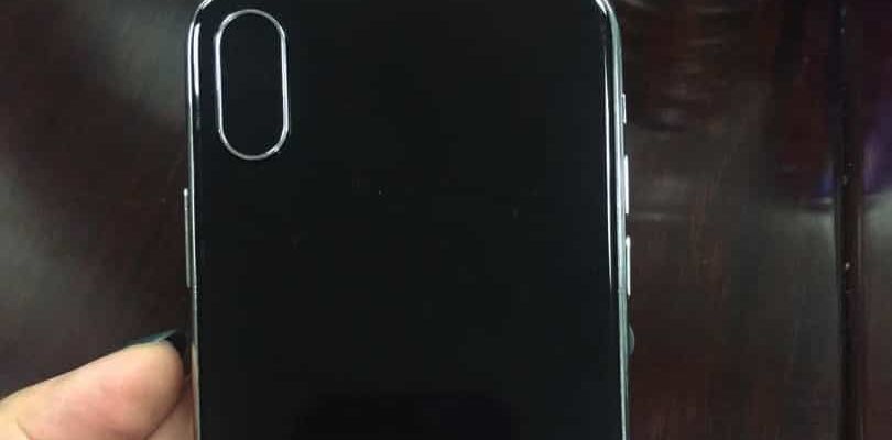 Lộ ảnh trên tay iPhone 8, sẽ có cảm biến vân tay trong màn hình?