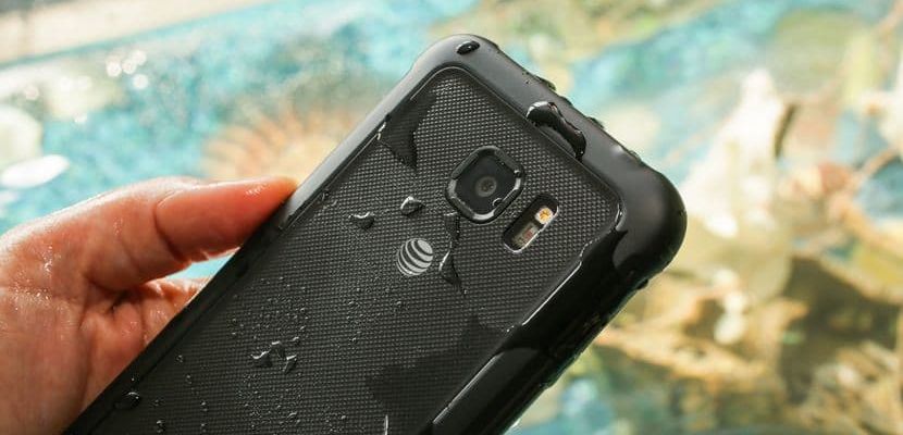 Lộ hình ảnh đầu tiên của Galaxy S8 Active, sẽ không có màn hình cong?