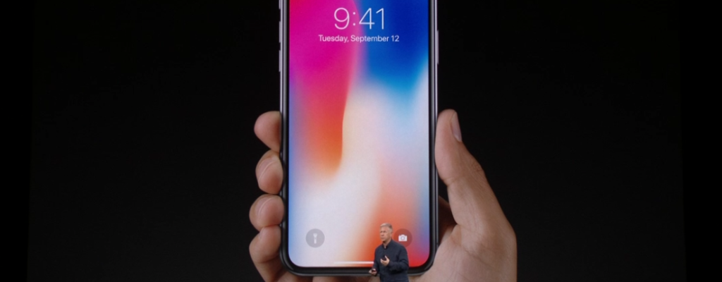 CEO Apple Tim Cook: iPhone X có giá 1000 USD là không đắt!