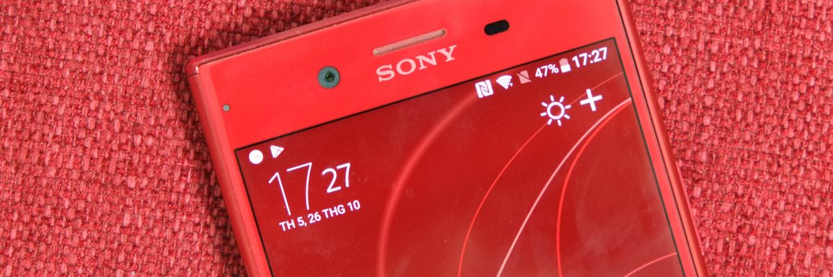 Trên tay Xperia XZ Premium đỏ Rosso: Màu sắc độc đáo nhất, giá ngang bằng các màu còn lại