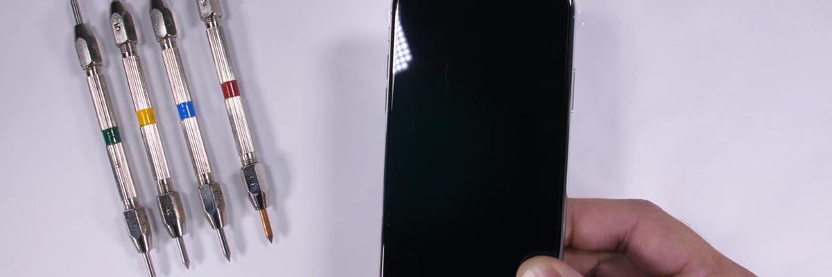 Thử độ bền iPhone X: Rất bền nhưng hỏng thì tiền sửa thôi rồi!