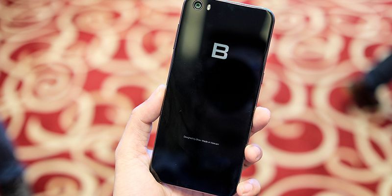 BKAV tặng BPhone 2017 cho tuyển U23 Việt Nam