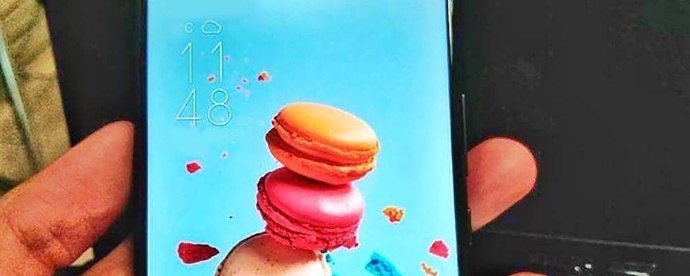 ASUS ZenFone 5 lộ ảnh thực tế, có tai thỏ như iPhone X
