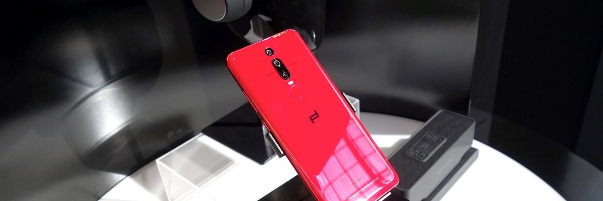 Trên tay Huawei Mate RS Porsche Design: Có gì đặc biệt ở một chiếc smartphone 60 triệu?