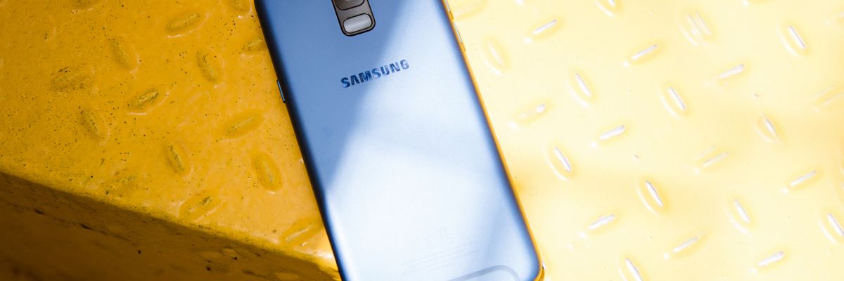 Trên tay Galaxy A6 2018: Thiết kế kim loại nhỏ gọn, màu xanh mới đẹp mắt