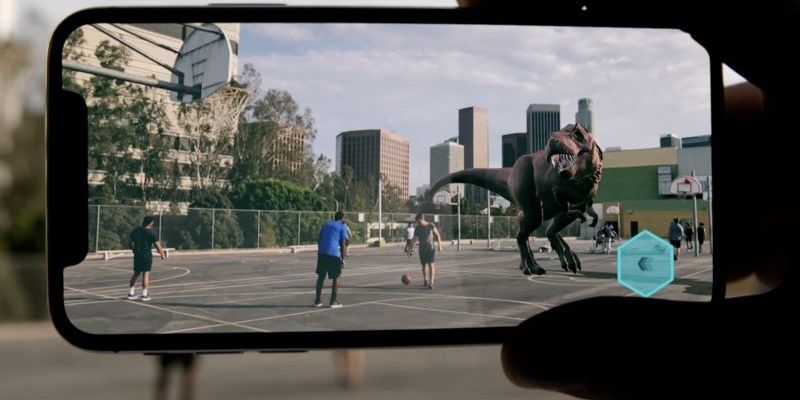 ARKit 2 trên iOS 12 cho phép hai thiết bị cùng nhìn một đối tượng ảo