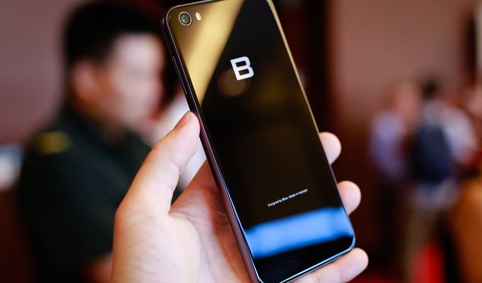 BKAV hợp tác cùng nhà mạng bán Bphone 2017 giá 5 triệu