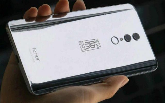 Honor Note 10 lộ cấu hình: Màn hình 6.95 inch, pin 4900mAh, RAM 8GB
