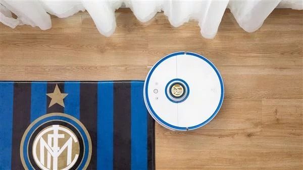 Xiaomi ra mắt robot hút bụi lau nhà Roborock Sweep One phiên bản Inter Milan