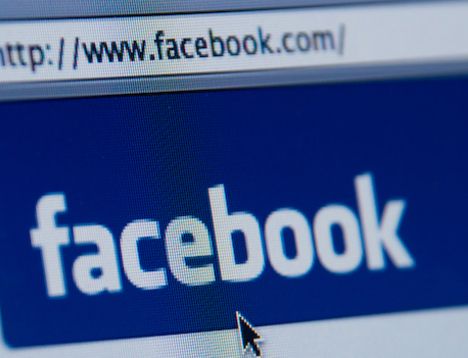 Facebook sập trong 3 phút khiến cư dân mạng "đứng ngồi không yên"