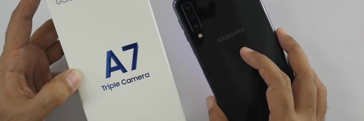Mở hộp Galaxy A7 (2018): 3 camera sau, cảm biến vân tay ở cạnh bên, sắp ra mắt tại Việt Nam