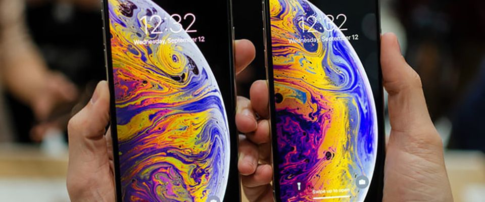 "Mặc dù đắt, nhưng tôi vẫn quyết định mua iPhone Xs Max"