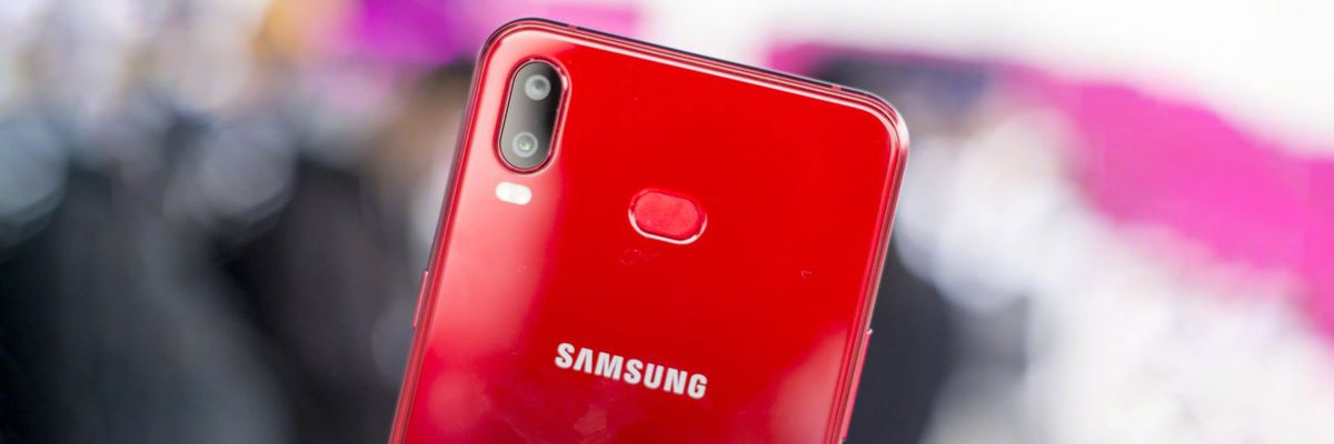 Samsung Galaxy A6s ra mắt: Snapdragon 660, camera kép, mặt lưng kính gradient, giá từ 6 triệu đồng