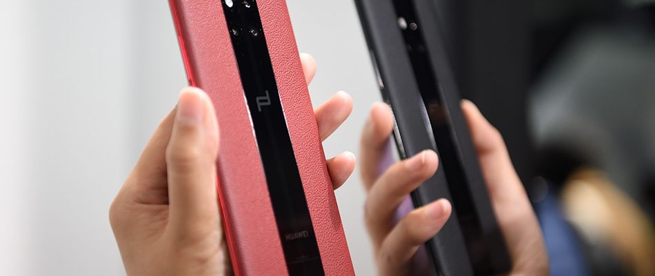 Cận cảnh Mate 20 RS Porsche Design - chiếc flagship "sang chảnh" giá 50 triệu của Huawei