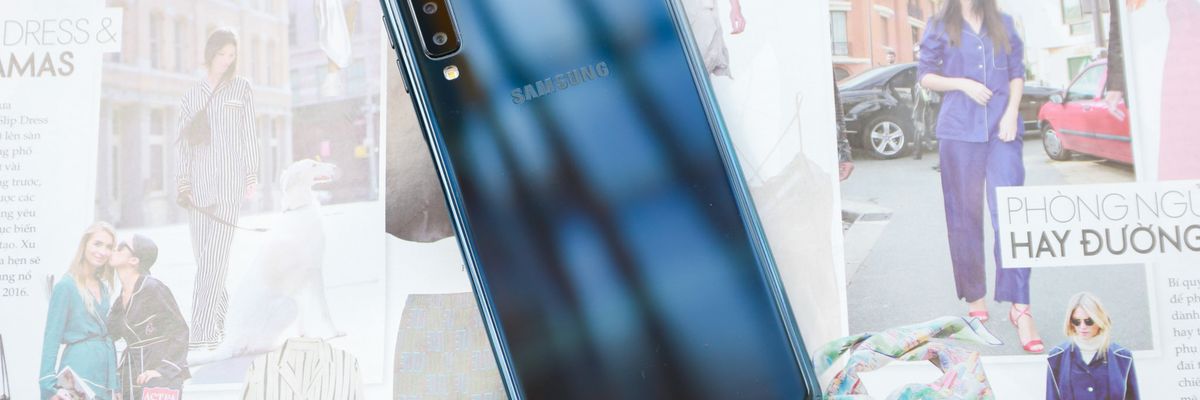 Trên tay Galaxy A7 2018: 3 camera sau, chip Exynos 7885, vân tay cạnh bên, giá 7.69 triệu