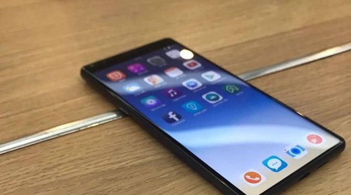 Bphone 3 rò rỉ trước giờ G: Thiết kế tràn đáy, không tai thỏ, camera đơn ở phía sau