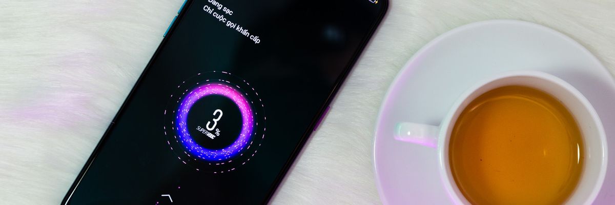 Thử nghiệm sạc nhanh Super VOOC trên OPPO R17 Pro: Quá nhanh, quá nguy hiểm!