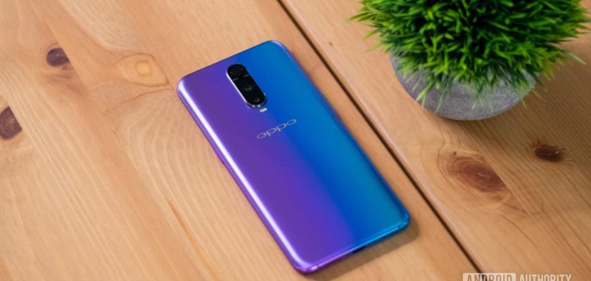 Trên tay Oppo R17 Pro: 3 camera sau, cảm biến vân tay dưới màn, sạc siêu nhanh SuperVOOC, giá 17 triệu