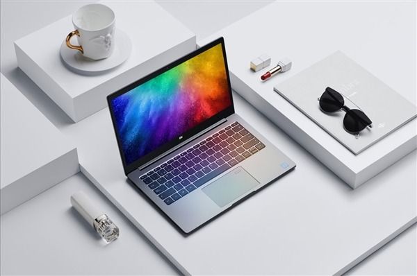 Xiaomi ra mắt Mi Notebook Air 12.5 inch: Core i5 thế hệ thứ 7, RAM 4GB, mỏng nhẹ chỉ 1.07kg, giá 13.5 triệu đồng