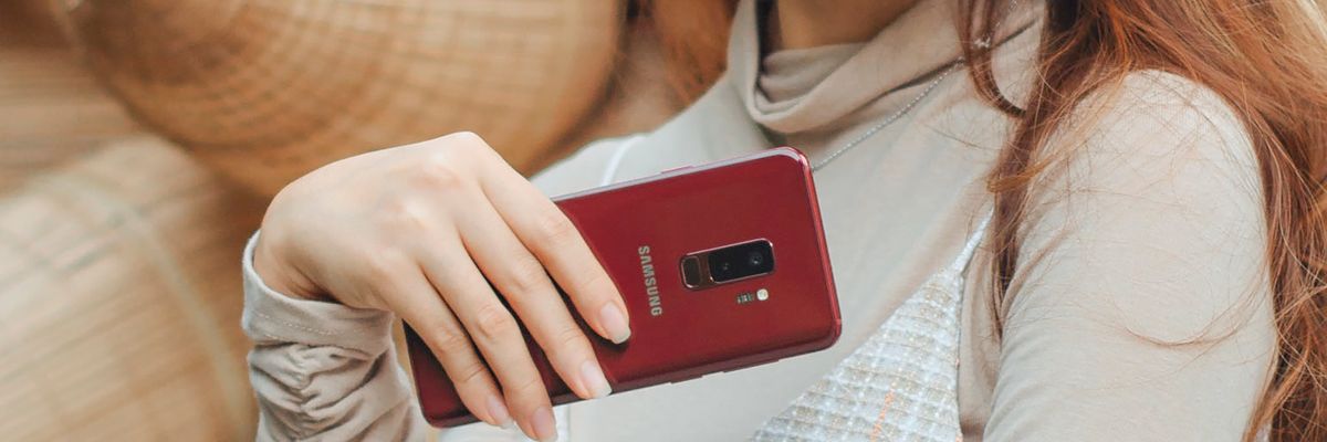 Cận cảnh Galaxy S9+ Vang đỏ nồng thắm dịp lễ Tết!