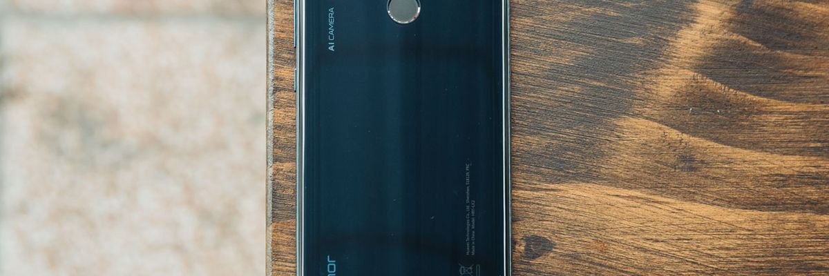 Trên tay Honor 10 Lite tại Việt Nam: Thiết kế cực đẹp, selfie 24MP, giá khoảng 5 triệu
