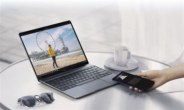 Huawei ra mắt laptop MateBook 13 và tablet MediaPad M5 Lite tại CES 2019