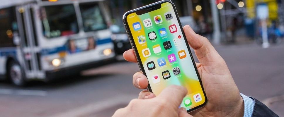 Khi ai đó nhờ tư vấn smartphone nào xài ổn định, tôi luôn khuyên họ chọn iPhone!