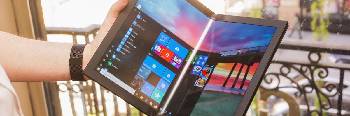 Đây là chiếc laptop đầu tiên trên thế giới có màn hình uốn dẻo