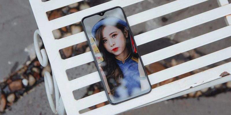 Galaxy M20 màn hình 6.3 inch, camera kép, pin 5,000mAh bất ngờ được hạ giá sốc