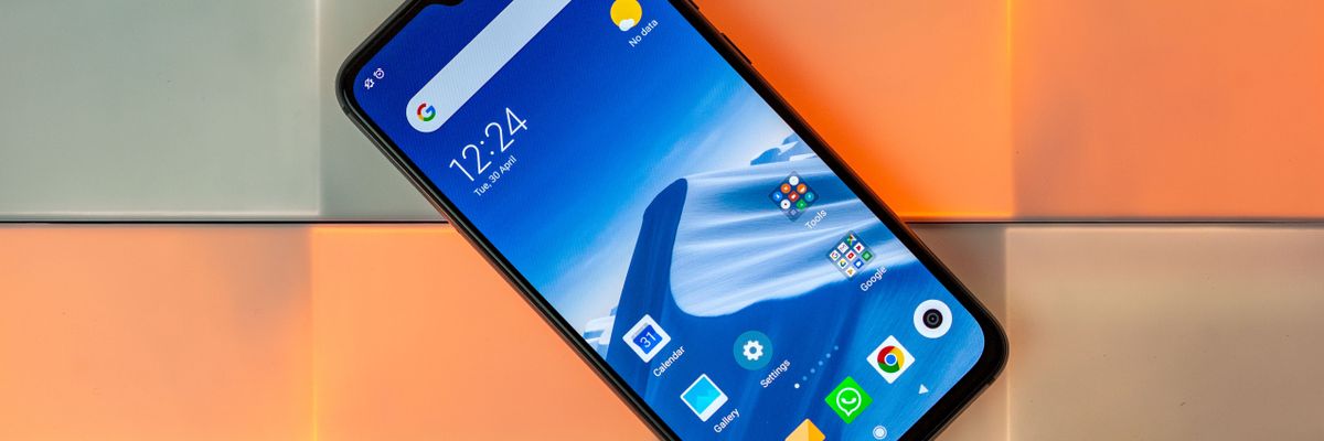 Tại Trung Quốc, bạn có thể "độ pin" Xiaomi Mi 9 từ 3,300 mAh lên 6,500 mAh với chi phí siêu rẻ