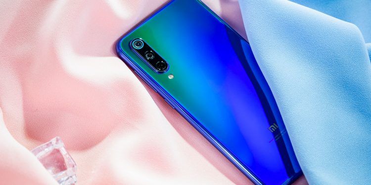 [HOT SALE] Xiaomi Mi 9 SE: Snapdragon 712, 3 camera, vân tay trong màn hình,... giảm giá cực sốc