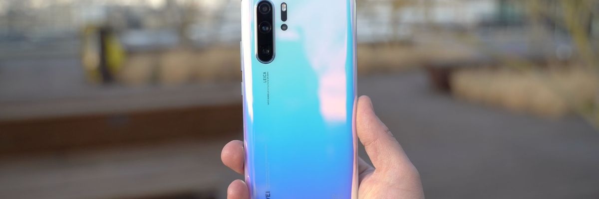 Smartphone Huawei giảm giá cực shock lên đến 3.4 triệu đồng tại CellphoneS