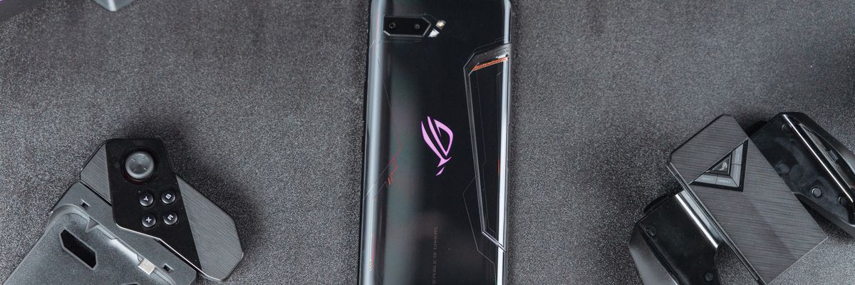 Nên mua ROG Phone 2 xách tay hay đợi hàng chính hãng