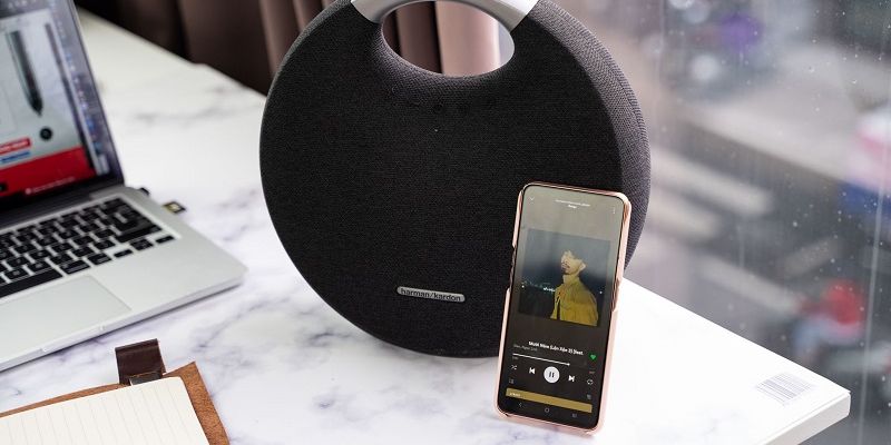 Hot sale cuối tuần: Harman Kardon Onyx Studio 5 giảm 2.5 triệu, cùng nhiều mẫu smartphone khác