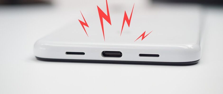 Android 10 sẽ cảnh báo khi cổng sạc smartphone quá nóng hoặc bị bẩn