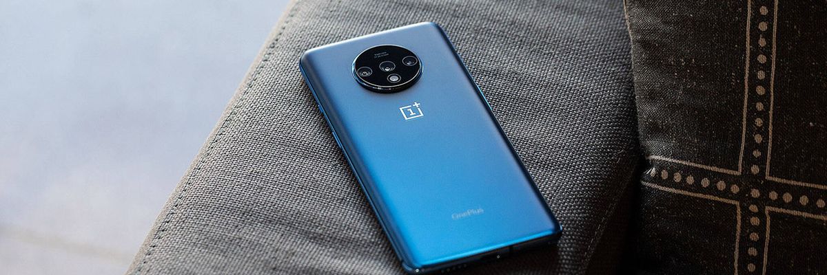 OnePlus 7T ra mắt: Snapdragon 855+, sạc nhanh 30W, màn hình 90Hz, giá từ 13.95 triệu