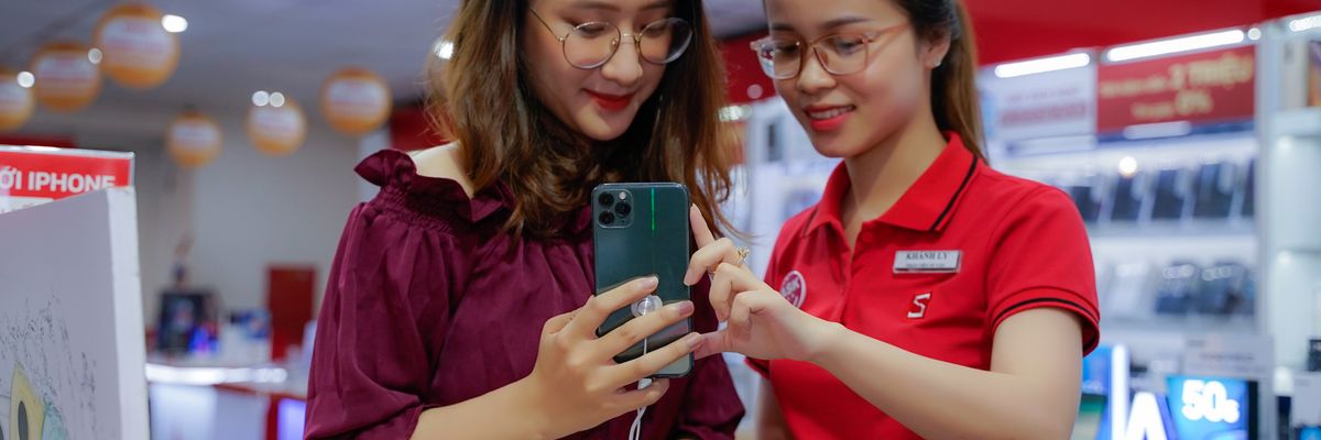 CellphoneS là đại lý bán lẻ iPhone chính hãng VN/A của Apple Việt Nam do Viettel phân phối