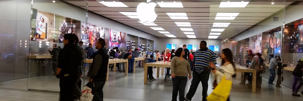 Nhân viên Apple bị đuổi việc sau khi đánh cắp ảnh của khách hàng