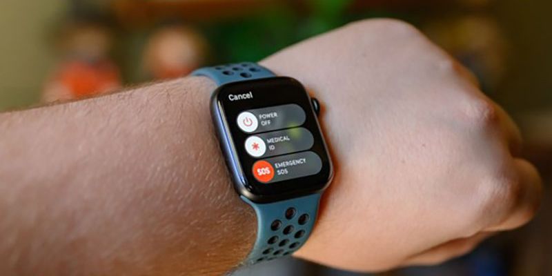 Tính năng SOS của Apple Watch vừa tiếp tục cứu sống 2 người chèo thuyền bị mắc kẹt trên biển
