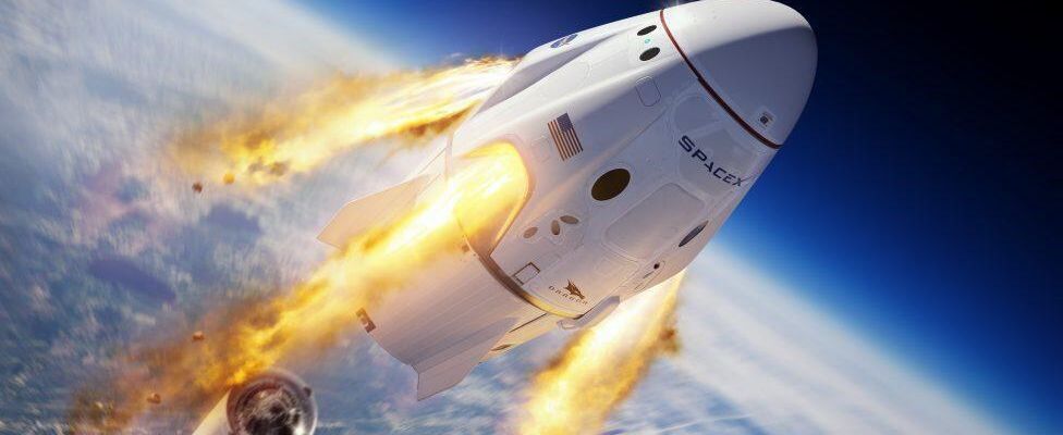 SpaceX cho nổ tên lửa đẩy Falcon 9, hạ cánh an toàn tàu Crew Dragon trong lần phóng thử nghiệm thoát hiểm