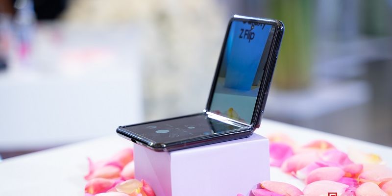 Samsung Galaxy Z Flip “hết hàng” tại Việt Nam chỉ sau 8 tiếng mở bán