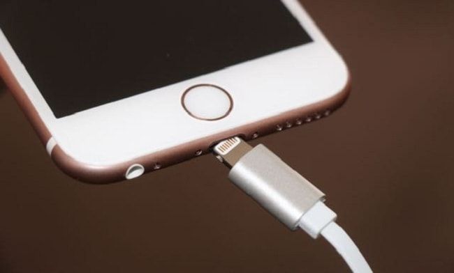 Giải thích về những tiếng chuông, hoặc rung của iPhone khi được cắm sạc