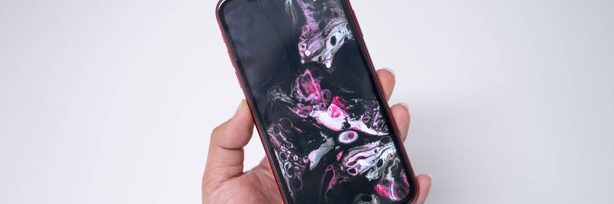 Mời bạn đọc tải về bộ hình nền trừu tượng dành cho iPhone
