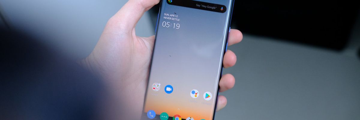 OnePlus sửa lỗi màn hình xanh trên OnePlus 8 Pro với bản cập nhật mới nhất