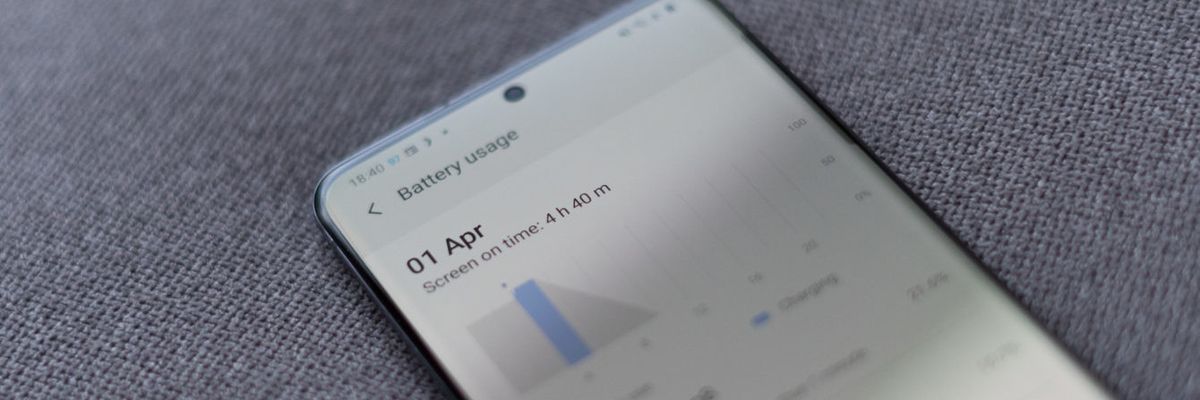 Tại sao tuổi thọ pin smartphone phức tạp hơn nhiều so với việc có viên pin dung lượng lớn?