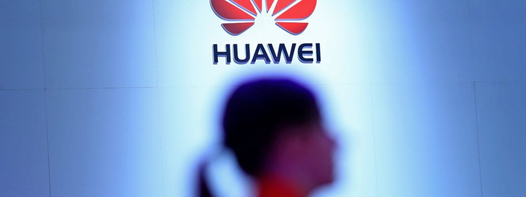 Huawei đã tích trữ chip do Mỹ làm đủ để sử dụng trong hai năm