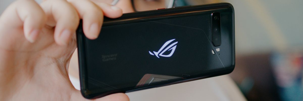 Trên tay ROG Phone 3: "Quái thú" gaming hiệu năng cực khủng, màn hình 144Hz, pin 6000mAh