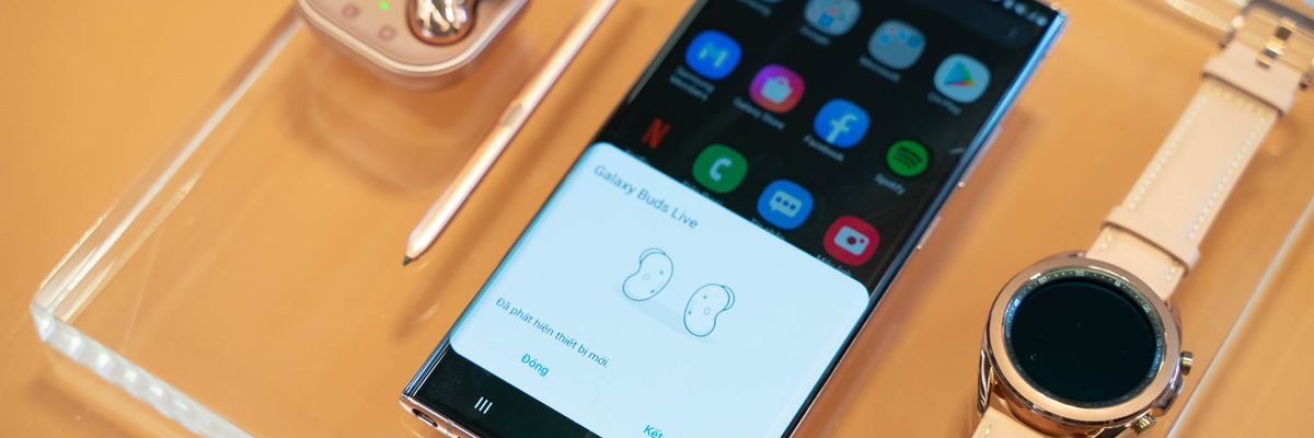Cận cảnh bộ đôi Galaxy Buds Live và Galaxy Watch 3 tại Việt Nam: Nhiều nâng cấp rất hấp dẫn